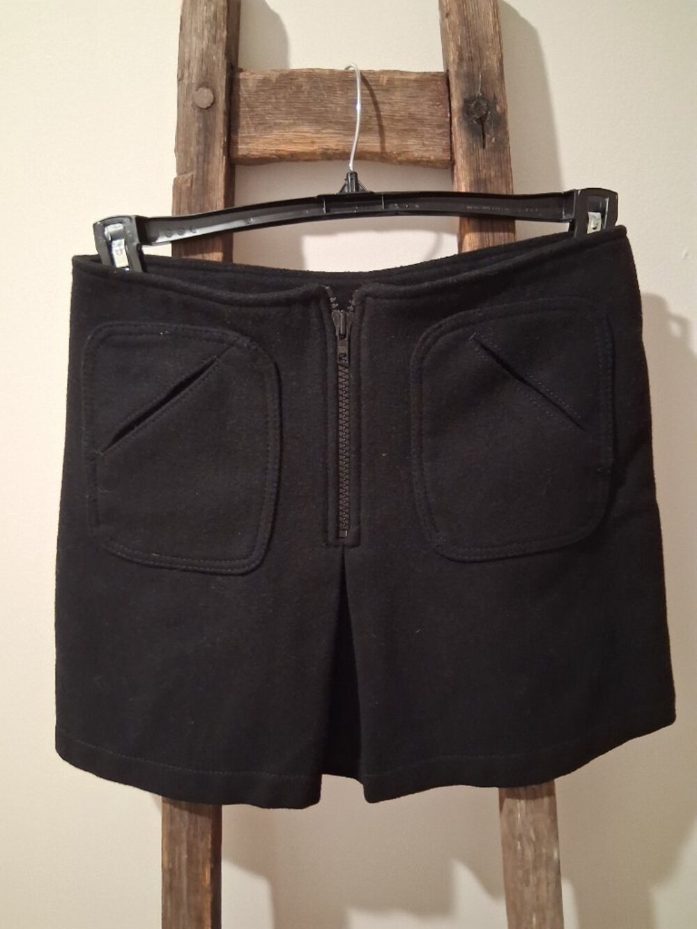 Vintage Y2K GAP Black Size 4 Virgin Wool Blend Mini Skirt
